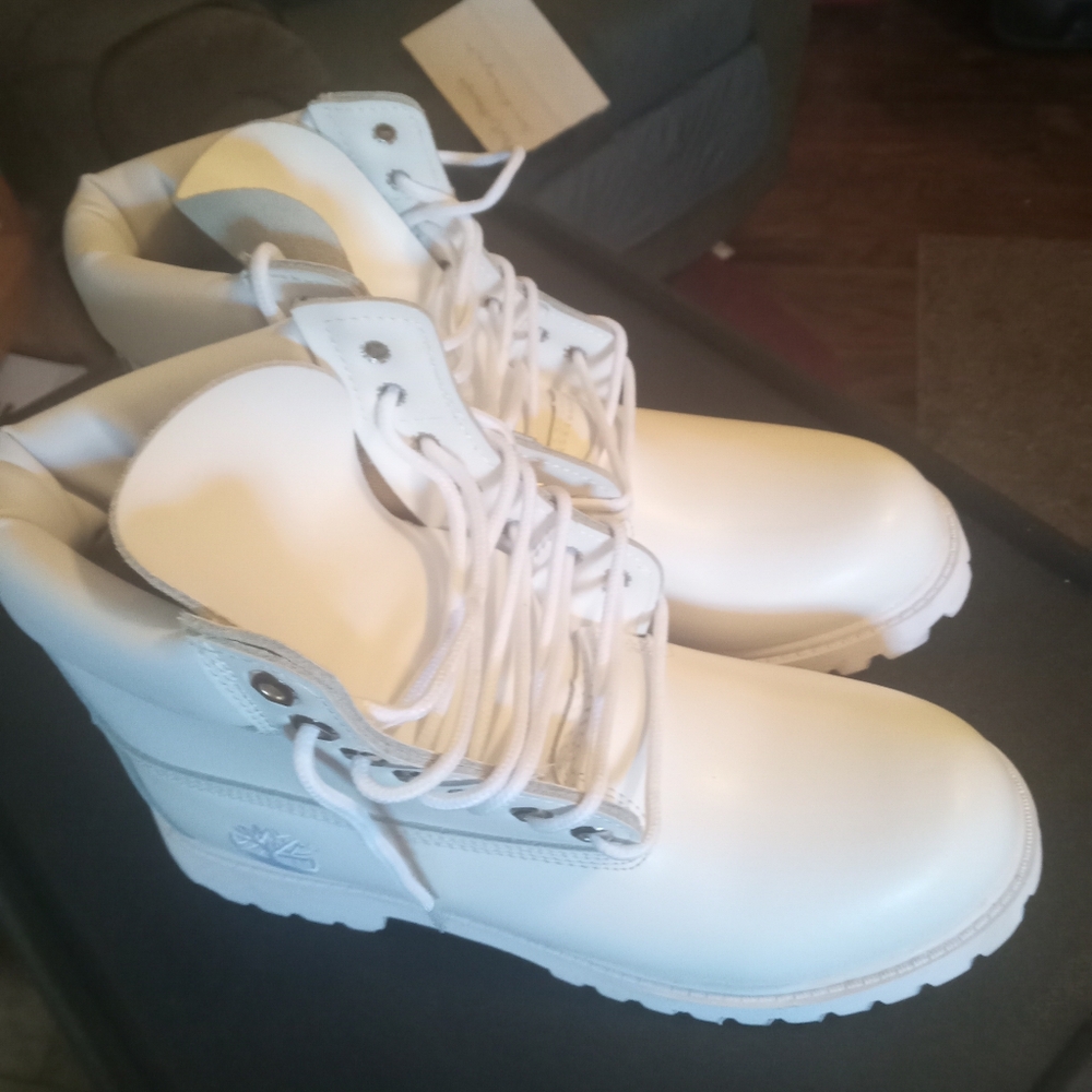 Fresh to the Sole: Timberland 6" Premium All-White Waterproof *MEN'S*Boots 9 1/2